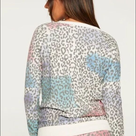 Chaser Painted Leopard Cozy Knit Womans Sweatshirt size Small - Picture 3 of 6